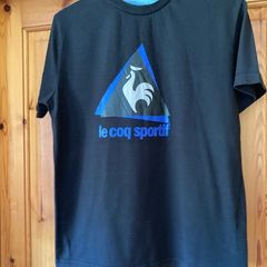 Le Coq Sportif tee shirt. Age 10-11. Black.