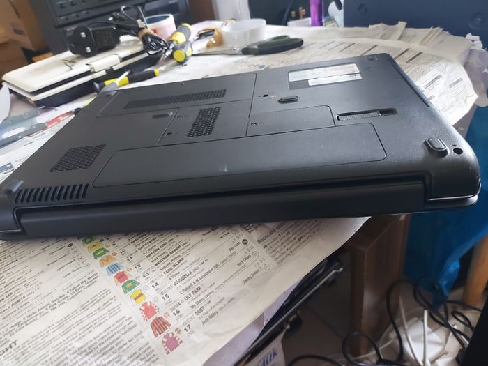 Compaq Presario CQ50, AMD Sempron SI-40, 2.0GHz, 1GB Ram, Windows 7, 32 Bit, Firefox, Opera and chrome, excellent cosmetic condition, Vintage Laptop