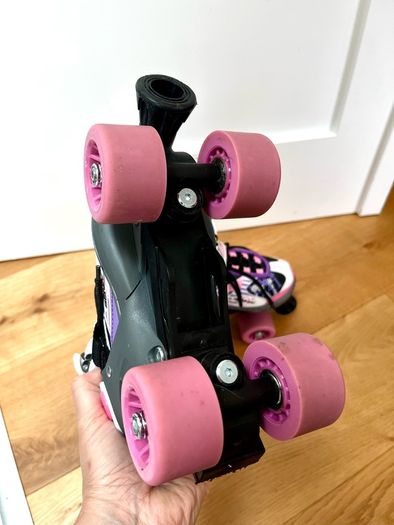 Adjustable roller skates size 33-36