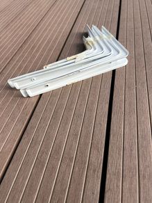 Shelf brackets heavy duty