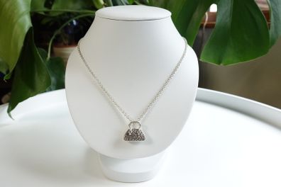Women's silver pendant necklaces