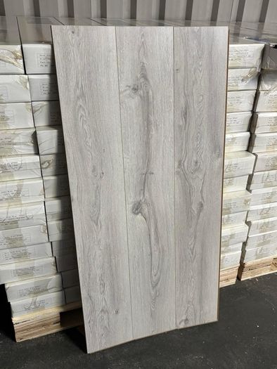 New flooring 8mm laminated ac4 on sale