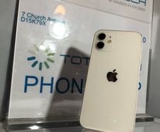 TotalTech iPhone 12 White 93% Battery