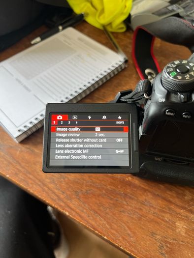Canon 6D Mark ii Body + Battery Grip