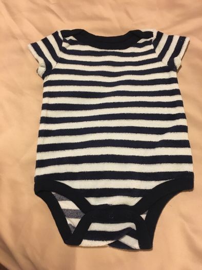 Boys gap top never worn 3/6 mths