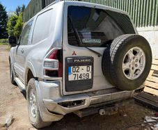 2002 Mitsubishi Pajero
