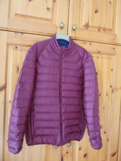 Spital Fields Gents Quilted Puffer Bomber  90% Down Puffer & 10% Feather Zipped Jacket coat. Medium. Colour Wine/burgundy/oxblood. Immaculate. Spitalfields