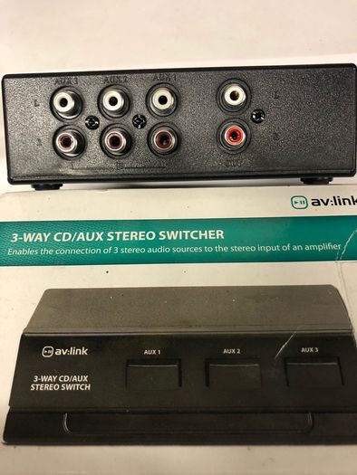 3-Way CD/AUX Stereo Switcher