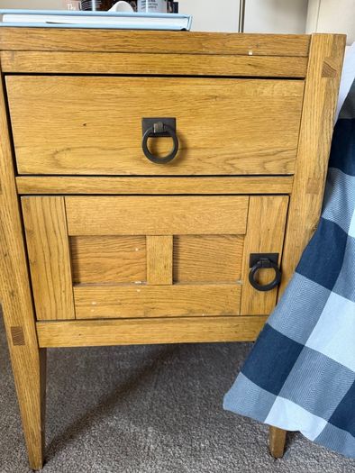 Chest of drawers