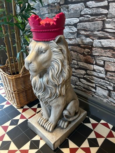lion statue