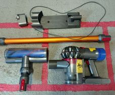 dyson v8