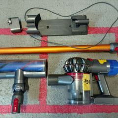 dyson v8