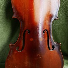 Antonious Stradivarius Cremonenfis Faciebat Anno 17 Violin (for parts)
