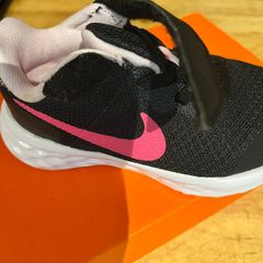 nike runners baby 5.5