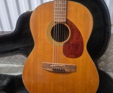Yamaha FG 75 Acoustic Guitar
