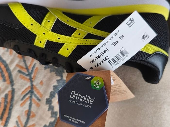 ASICS Tiger Runner Black Sour Yuzu