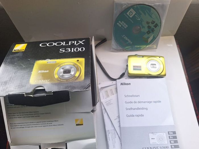Nikon Coolpix S3100 14 mp digital camera