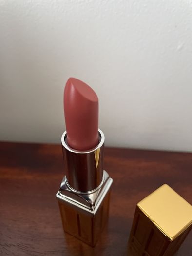 Elizabeth Arden Beautiful Color Moisturising Lipstick in Sweet Pink - New
