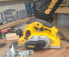 DeWalt 110v D26500 Planer