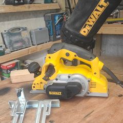 DeWalt 110v D26500 Planer