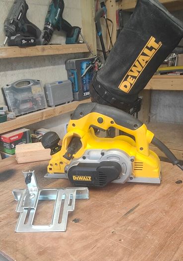 DeWalt 110v D26500 Planer