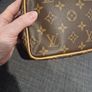 Louis Vuitton wash bag Image 2