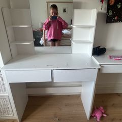 Dressing table / vanity with mirror