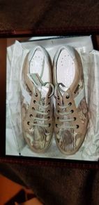 Brand New Ladies Mephisto walking shoes - Size 8