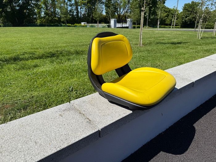 John Deere Seat from an X350R