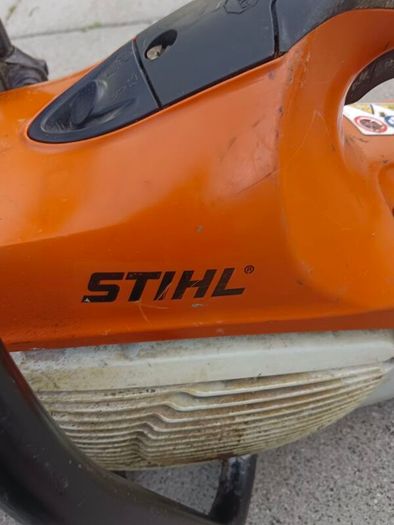 Stihl TS - 410 consaw with 12" inch diamond disc in excellent working condition, which starts half pull. Just had a full service.