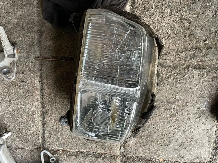 vfr 750 headlight