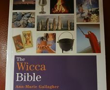 The Wicca Bible / Ann - Marie Gallagher / 2019