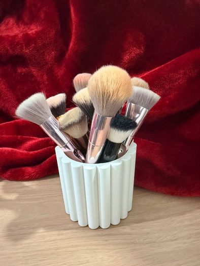 Modern Fluted Makeup Brush Holder / Vanity Organizer (Matte Finish)