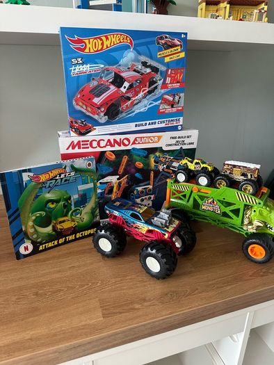Mecanno and hot wheels bundle