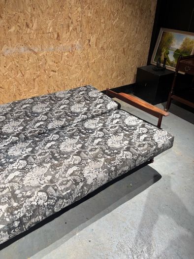 Mid century Guy Rogers Manhattan sofa day bed