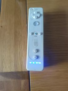 Wii budget controller creamy or black