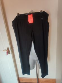 BNWT Workout black stretchy leggings size UK20 EU48 Postage included