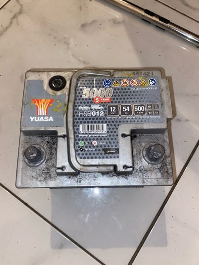 YBX 5000 Yuasa car battery