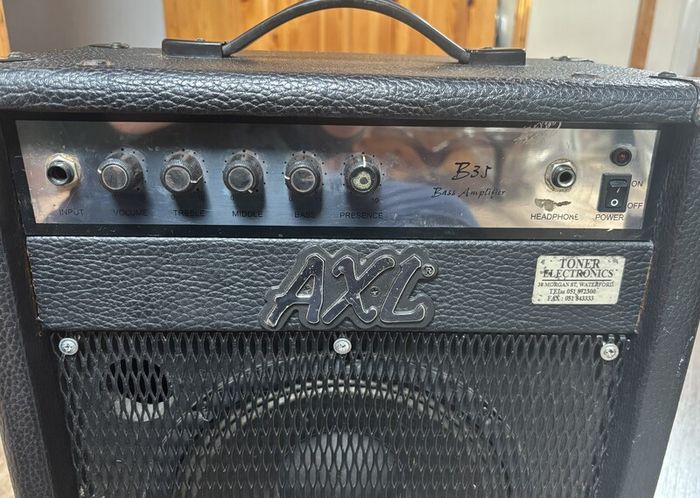 Axl B35 - 35w Bass Amp