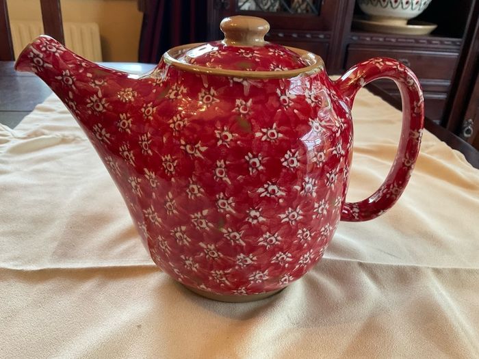 Nicholas Mosse Red Lawn tea pot first quality