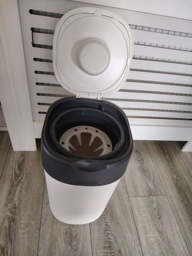 Tommee Tippee nappy bin