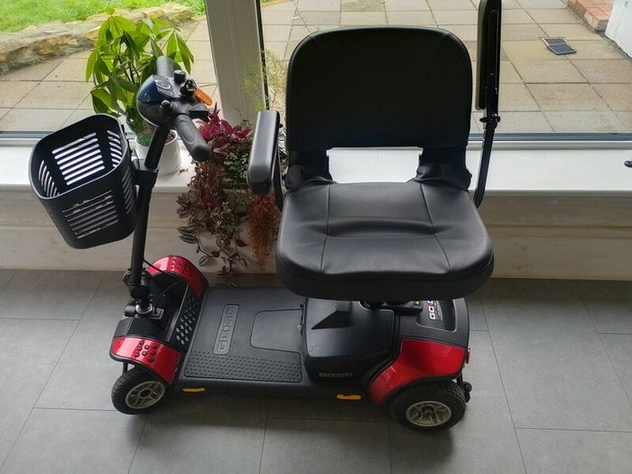 Pride Go-Go Elite Traveller 4-Wheel Mobility Scooter 2022 New Batteries