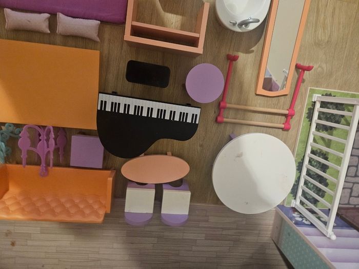 Dollhouse