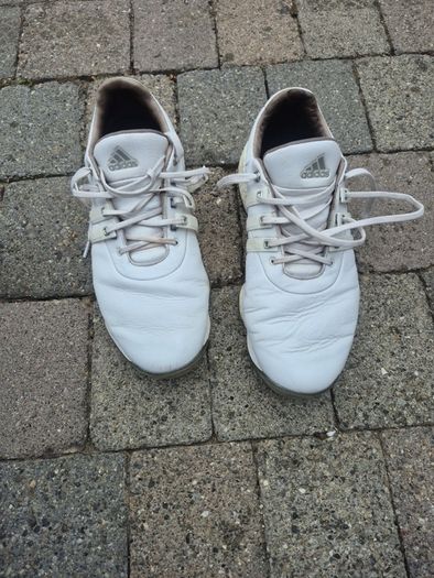 golf shoes