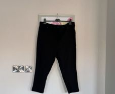 Ladies Black Cropped Trousers from Yours. UK 20 / EU 48cm