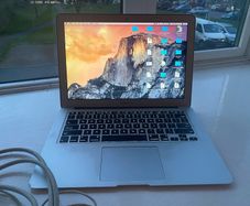Apple Macbook Air