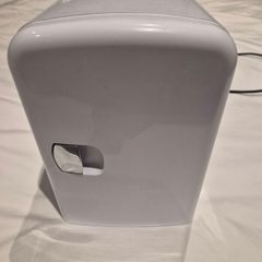Global Gizmos Mini Fridge White
