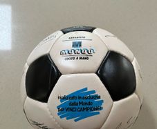 Italian Football Ferrero Promotion 80's signed Dunga Vialli Gullit +