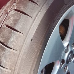 Alloys and tyres in great condition.size 225/50r17