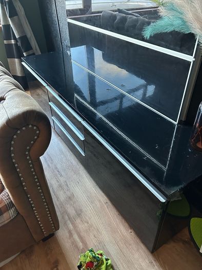 Entertainment unit